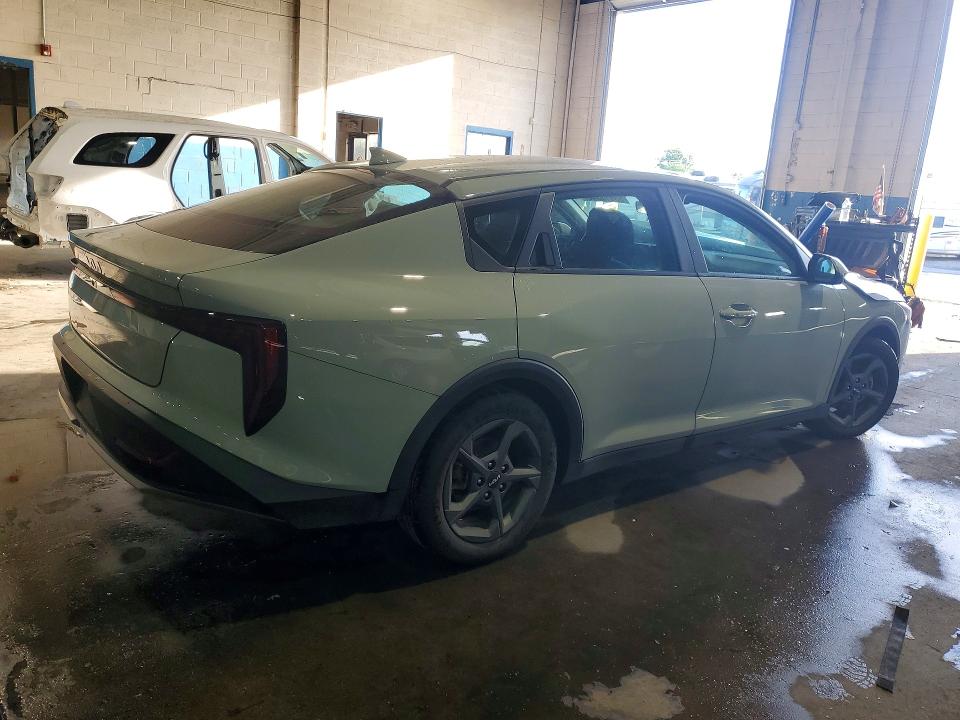 2025 Kia K4 მანქანა იყიდება აუქციონზე, vin: 3KPFT4DE9SE008669, აუქციონის ნომერი: 55913346