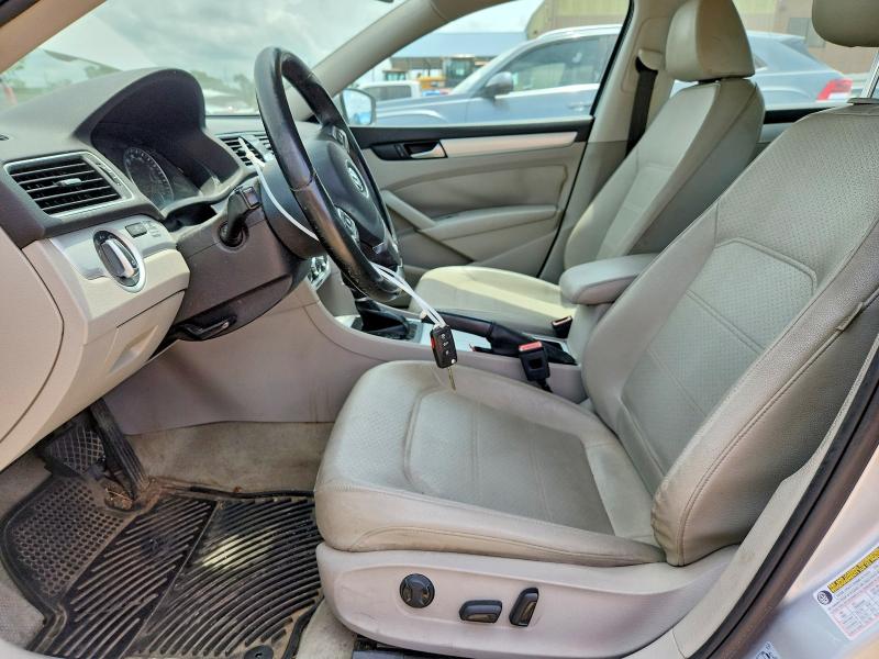 58736536 :رقم المزاد ، 1VWBN7A32CC103934 vin ، 2012 Volkswagen Passat مزاد بيع