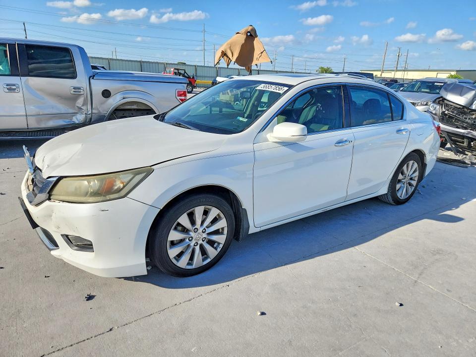Auction sale of the 2015 Honda Accord, vin: 1HGCR2F84FA245626, lot number: 56857856