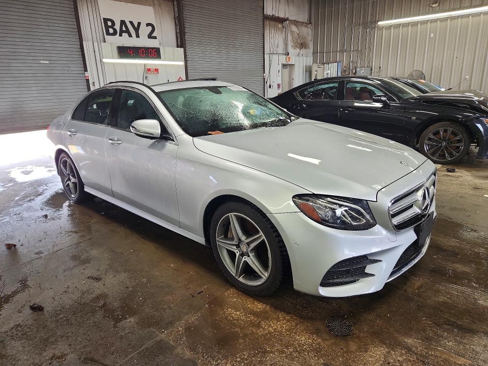 57353926 :رقم المزاد ، WDDZF4KB6HA084882 vin ، 2017 Mercedes-benz E مزاد بيع