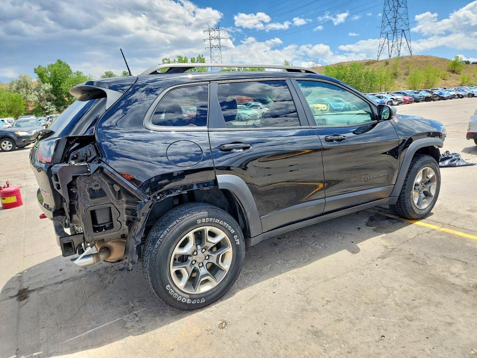 59368376 :رقم المزاد ، 1C4PJMBN4KD383237 vin ، 2019 Jeep Cherokee مزاد بيع