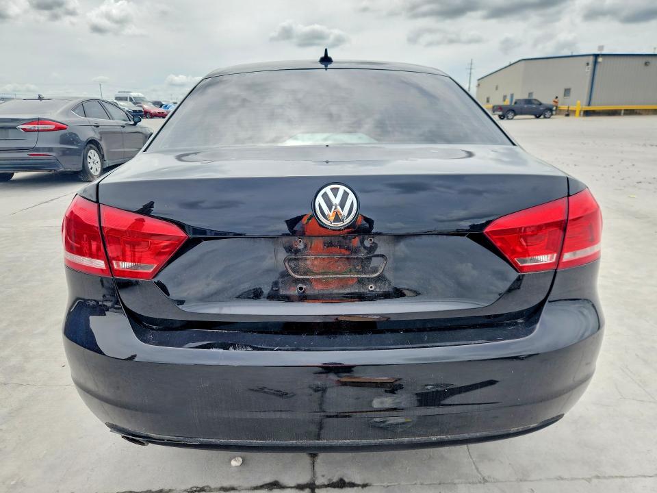 54558476 :رقم المزاد ، 1VWBH7A32DC132679 vin ، 2013 Volkswagen Passat مزاد بيع