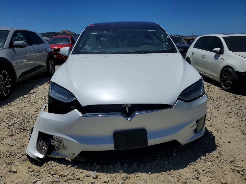 2018 Tesla Model X მანქანა იყიდება აუქციონზე, vin: 5YJXCBE28JF101270, აუქციონის ნომერი: 56129526