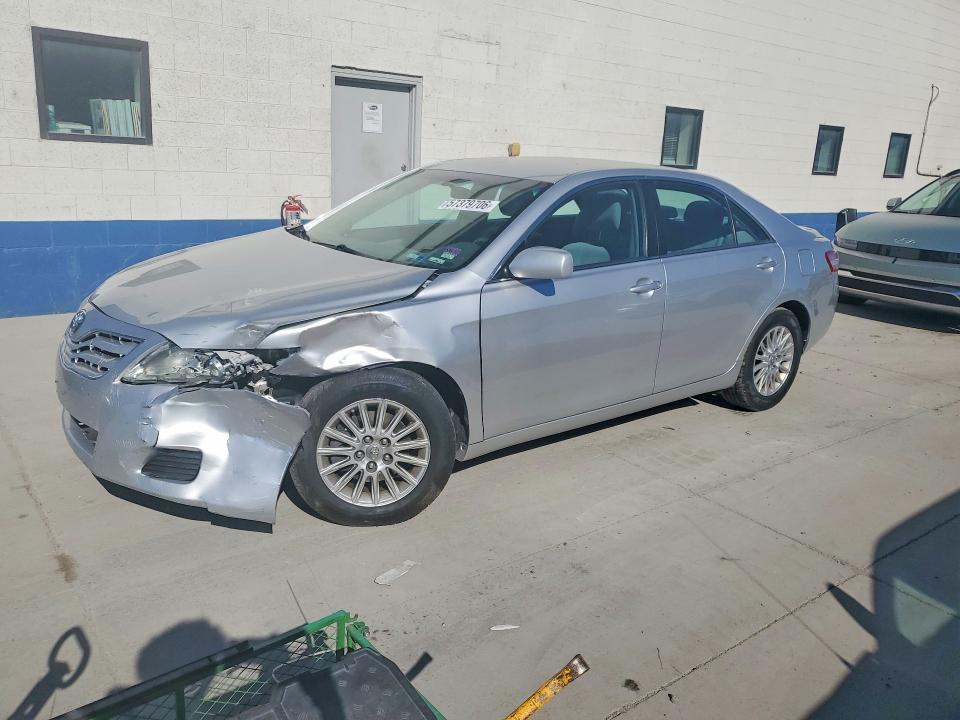57379706 :رقم المزاد ، 4T4BF3EK0AR058799 vin ، 2010 Toyota Camry مزاد بيع