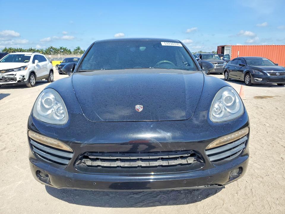 57230336 :رقم المزاد ، WP1AE2A24BLA92800 vin ، 2011 Porsche Cayenne مزاد بيع