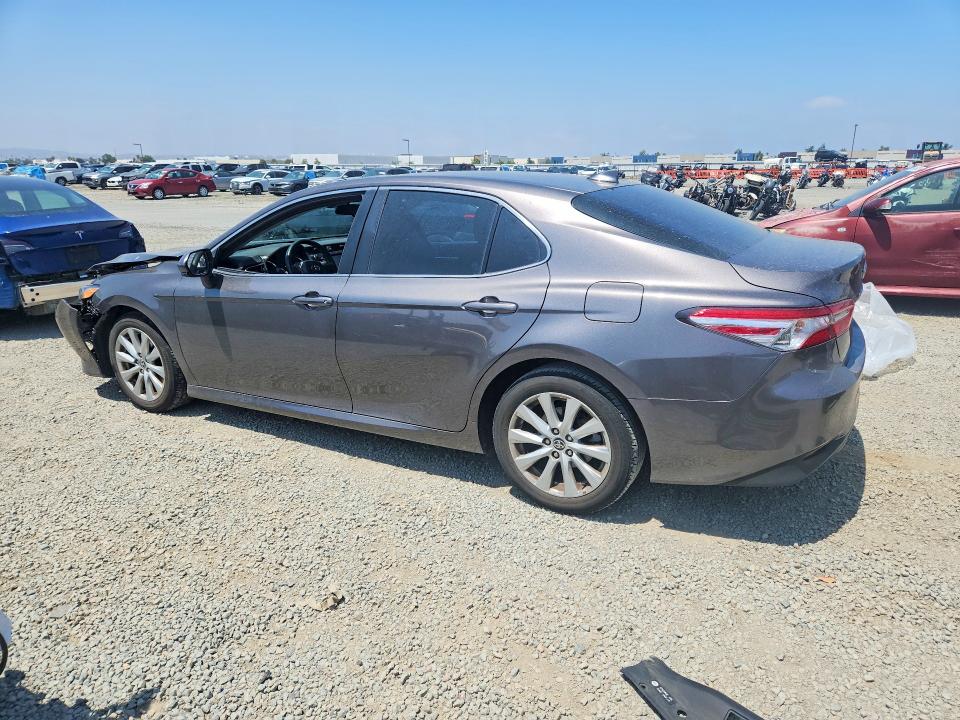 55835856 :رقم المزاد ، 4T1C11AKXLU968583 vin ، 2020 Toyota Camry مزاد بيع