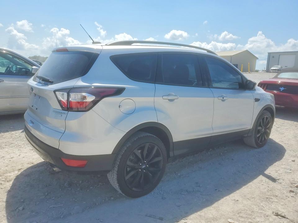 2017 Ford Escape მანქანა იყიდება აუქციონზე, vin: 1FMCU0JD0HUD72389, აუქციონის ნომერი: 56892346
