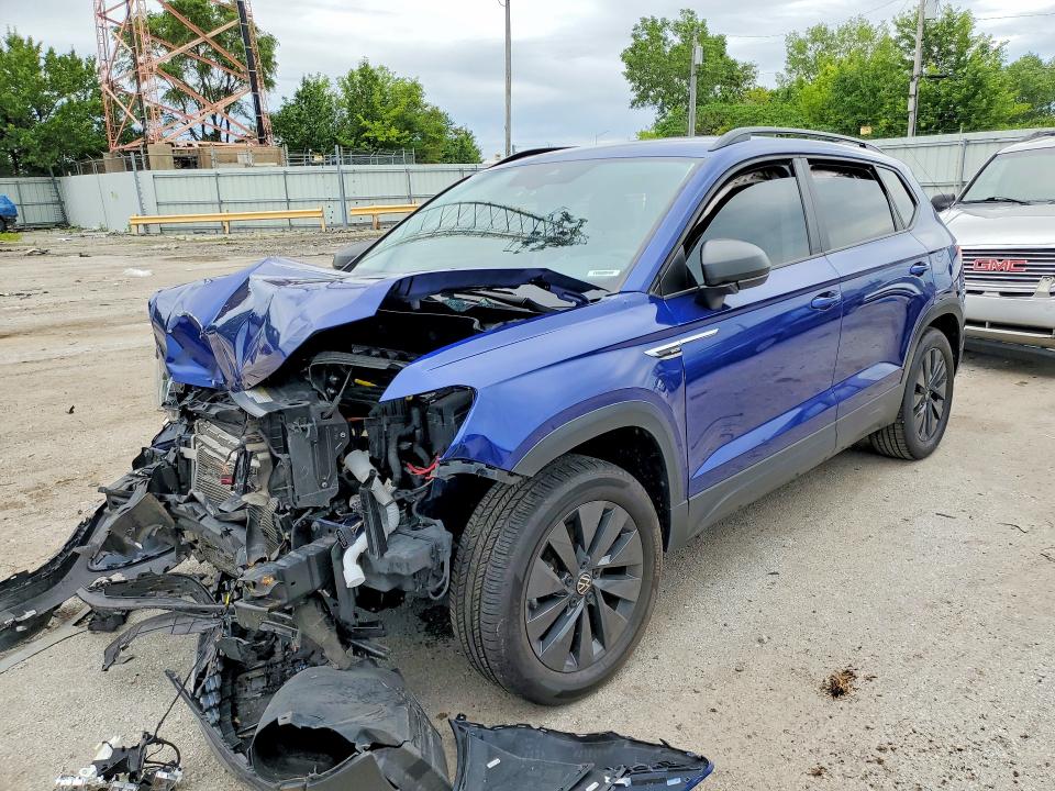 58779826 :رقم المزاد ، 3VVMX7B22NM023046 vin ، 2022 Volkswagen Taos مزاد بيع