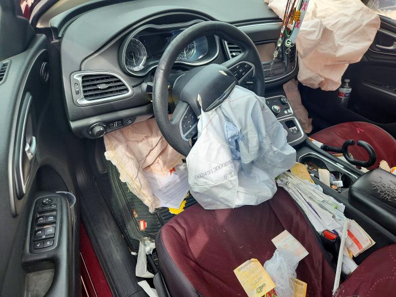 58130726 :رقم المزاد ، 1C3CCCAB8FN751515 vin ، 2015 Chrysler 200 مزاد بيع