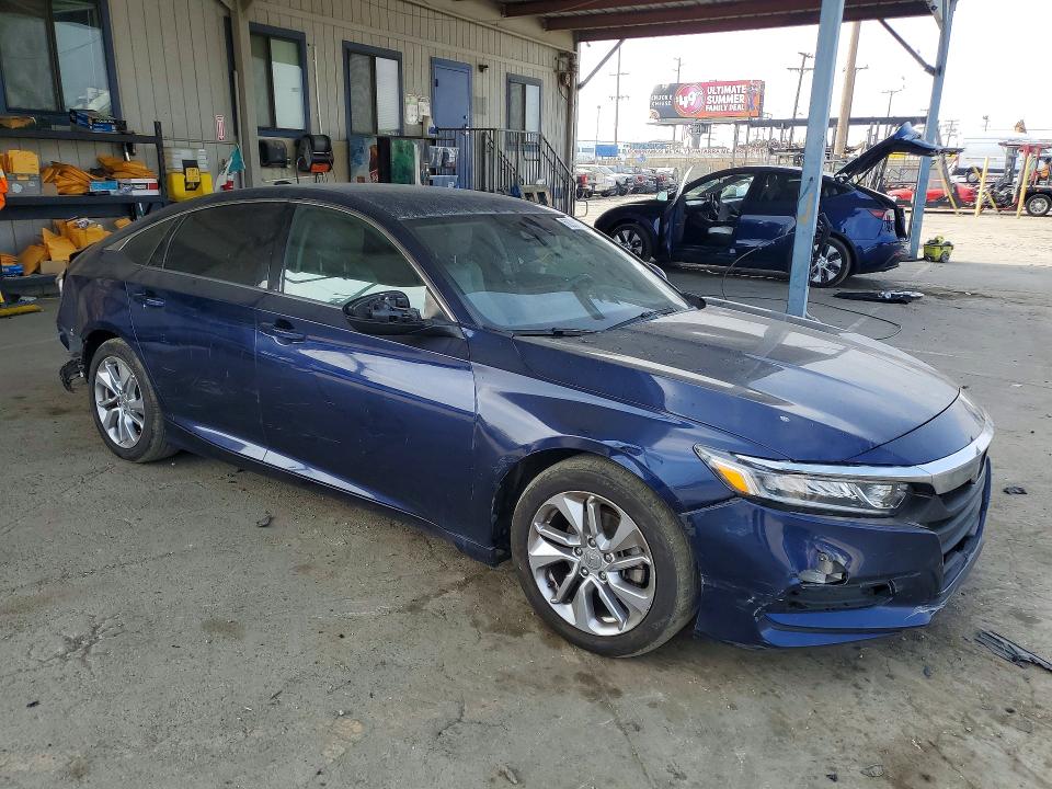 56358886 :رقم المزاد ، 1HGCV1F11JA154413 vin ، 2018 Honda Accord مزاد بيع