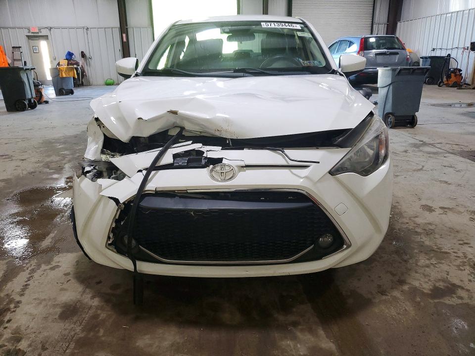 57139446 :رقم المزاد ، 3MYDLBYV1KY524353 vin ، 2019 Toyota Yaris مزاد بيع