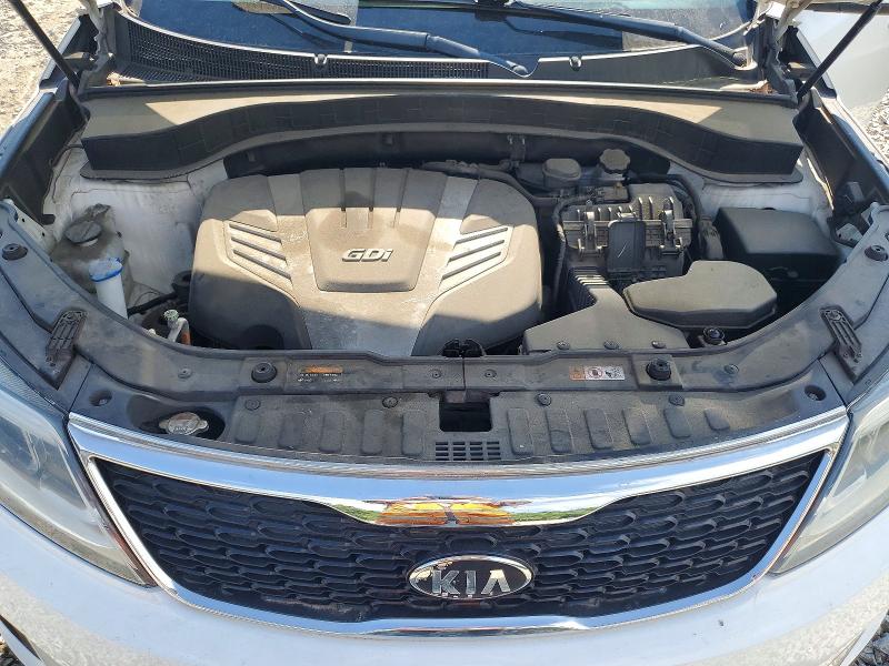 56960686 :رقم المزاد ، 5XYKT4A79FG585599 vin ، 2015 Kia Sorento مزاد بيع