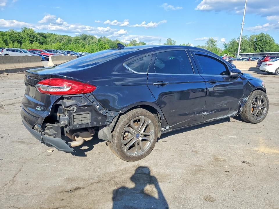 58829386 :رقم المزاد ، 3FA6P0CD5LR185676 vin ، 2020 Ford Fusion مزاد بيع