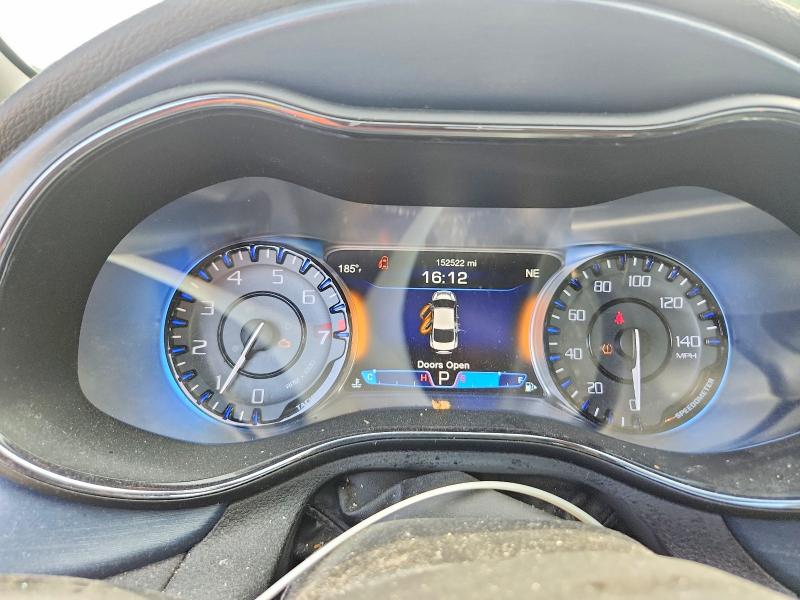 55681236 :رقم المزاد ، 1C3CCCBG9FN678164 vin ، 2015 Chrysler 200 مزاد بيع
