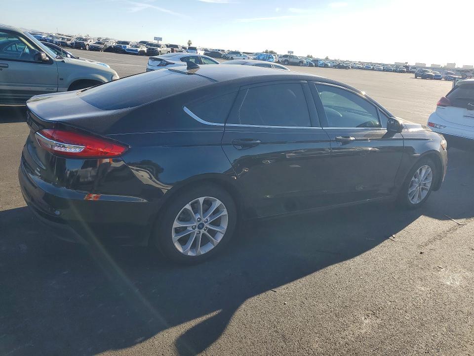 2020 Ford Fusion მანქანა იყიდება აუქციონზე, vin: 3FA6P0LU1LR142369, აუქციონის ნომერი: 56812506