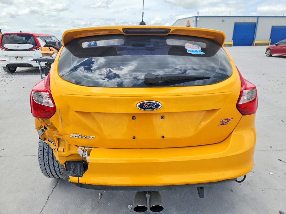 55574606 :رقم المزاد ، 1FADP3L9XEL212375 vin ، 2014 Ford Focus مزاد بيع