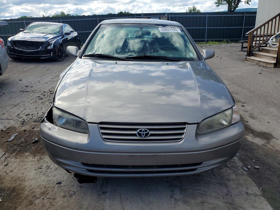 55822926 :رقم المزاد ، 4T1BG22K2XU467434 vin ، 1999 Toyota Camry مزاد بيع