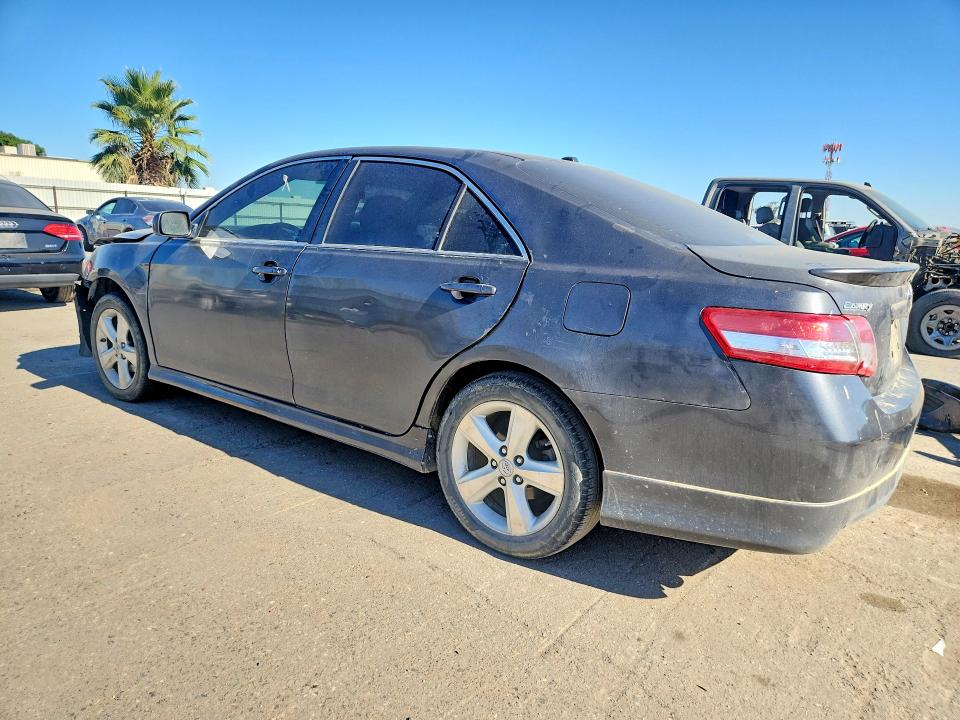57995626 :رقم المزاد ، 4T1BF3EK9BU215869 vin ، 2011 Toyota Camry Automatic مزاد بيع