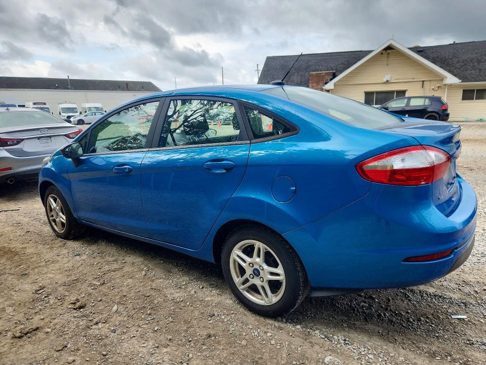 57329816 :رقم المزاد ، 3FADP4BJ2HM117071 vin ، 2017 Ford Fiesta مزاد بيع