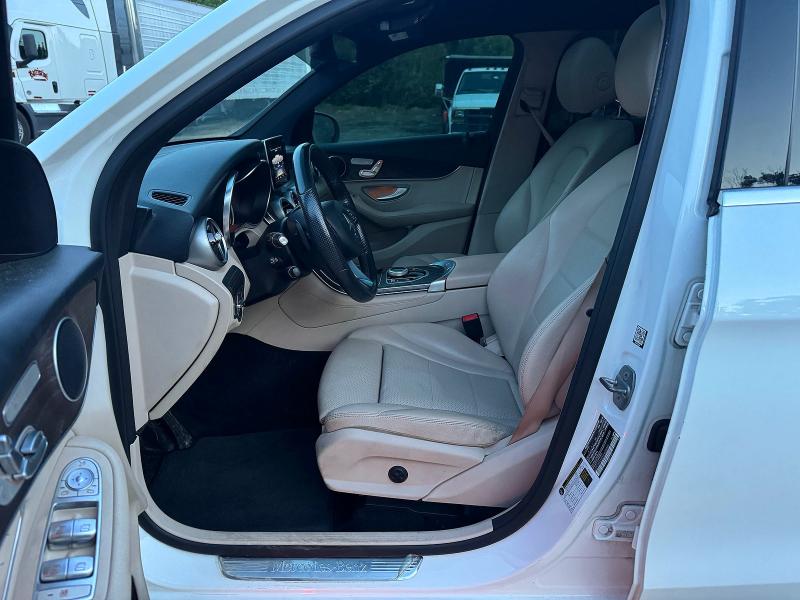 57085866 :رقم المزاد ، WDC0G4KB9JF438882 vin ، 2018 Mercedes-benz Glc مزاد بيع