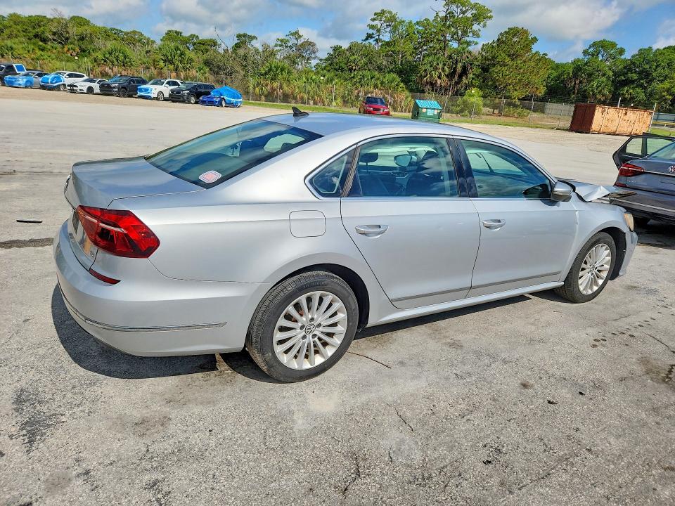 Продаж на аукціоні авто 2017 Volkswagen Passat, vin: 1VWBT7A30HC072874, номер лоту: 57144446