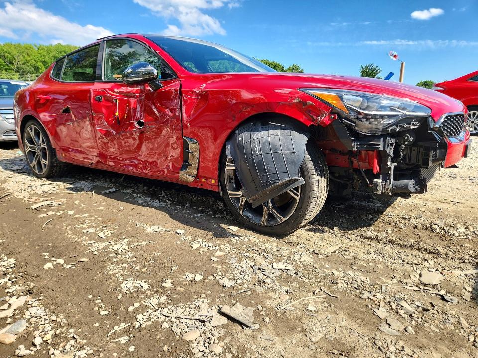 2018 Kia Stinger მანქანა იყიდება აუქციონზე, vin: KNAE55LC8J6034466, აუქციონის ნომერი: 57067686