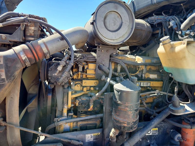 55934156 :رقم المزاد ، 1NKDLU0X71J875261 vin ، 2001 Kenworth T800 مزاد بيع