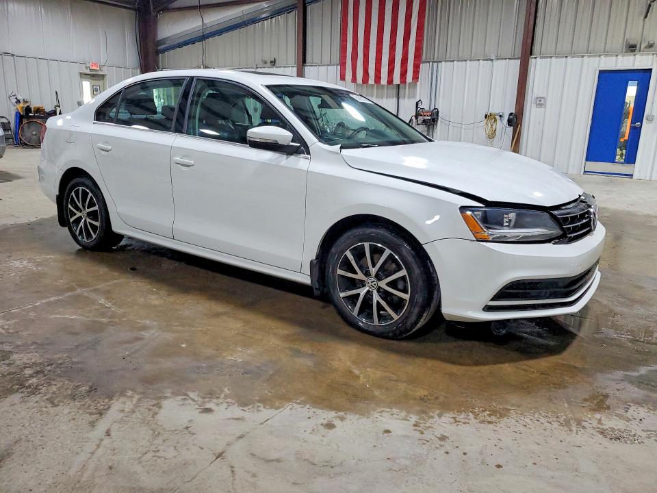 55693106 :رقم المزاد ، 3VWB67AJXJM226520 vin ، 2018 Volkswagen Jetta مزاد بيع