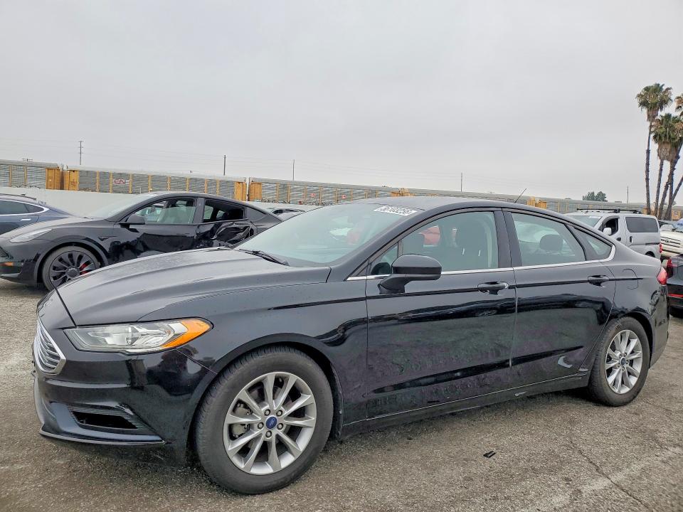 56103256 :رقم المزاد ، 3FA6P0HD7HR293863 vin ، 2017 Ford Fusion مزاد بيع