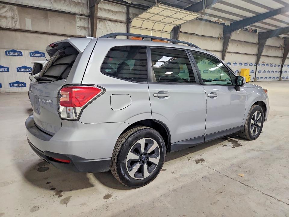 55521576 :رقم المزاد ، JF2SJAGC4JH464070 vin ، 2018 Subaru Forester مزاد بيع