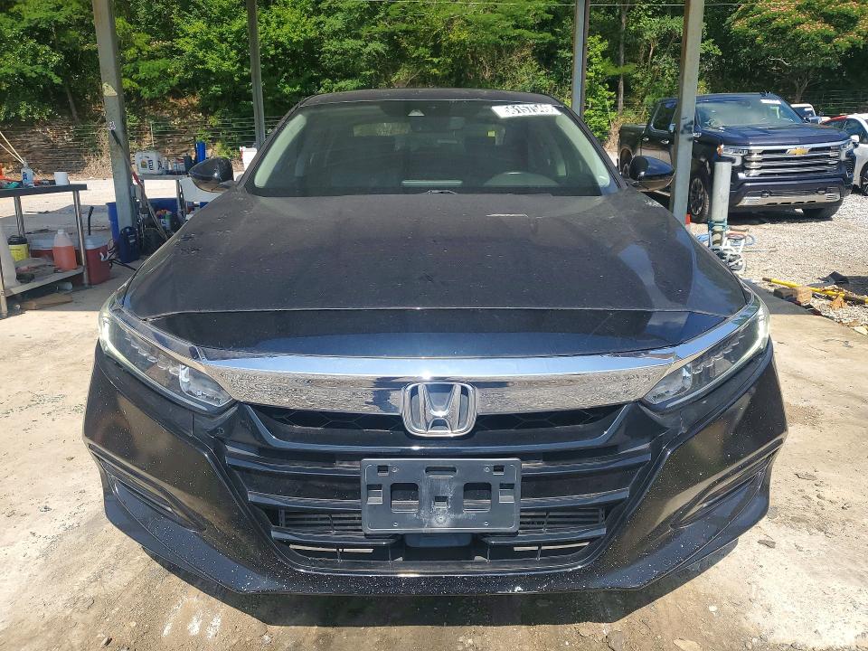 2018 Honda Accord მანქანა იყიდება აუქციონზე, vin: 1HGCV1F51JA073804, აუქციონის ნომერი: 56157546