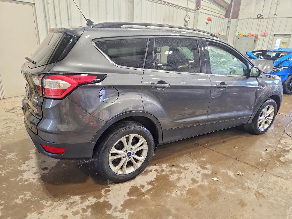 58077786 :رقم المزاد ، 1FMCU9GD5JUD21598 vin ، 2018 Ford Escape مزاد بيع