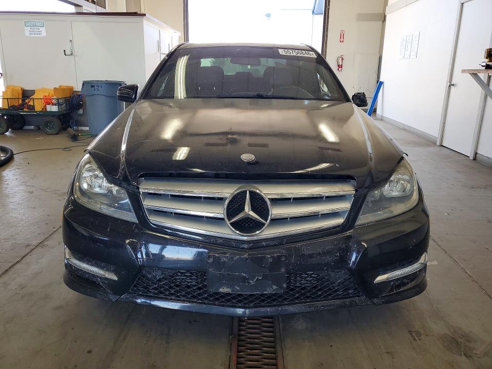 2013 Mercedes-benz C მანქანა იყიდება აუქციონზე, vin: WDDGF4HB9DA774683, აუქციონის ნომერი: 55756846