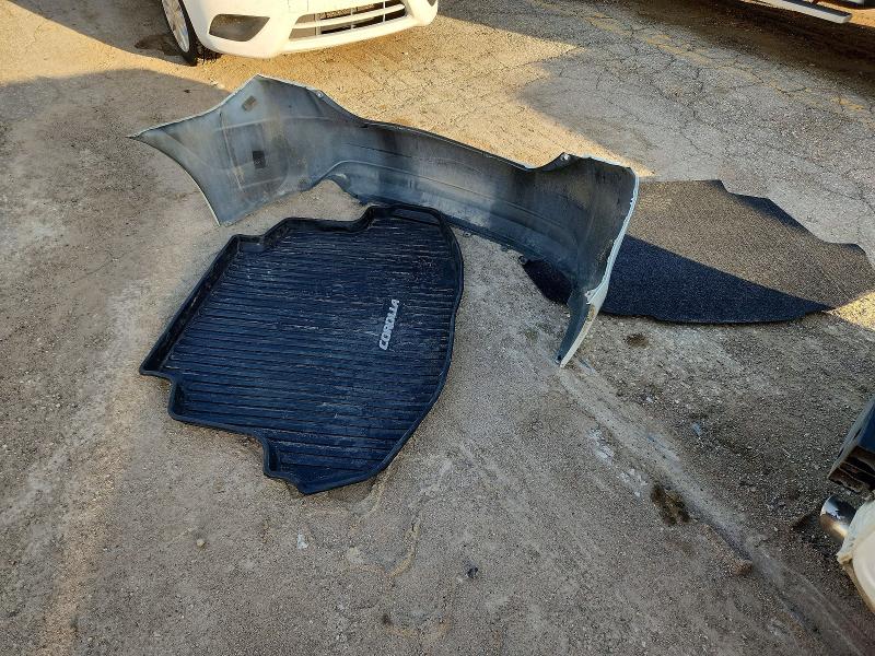 58906226 :رقم المزاد ، 5YFBURHEXJP821373 vin ، 2018 Toyota Corolla مزاد بيع