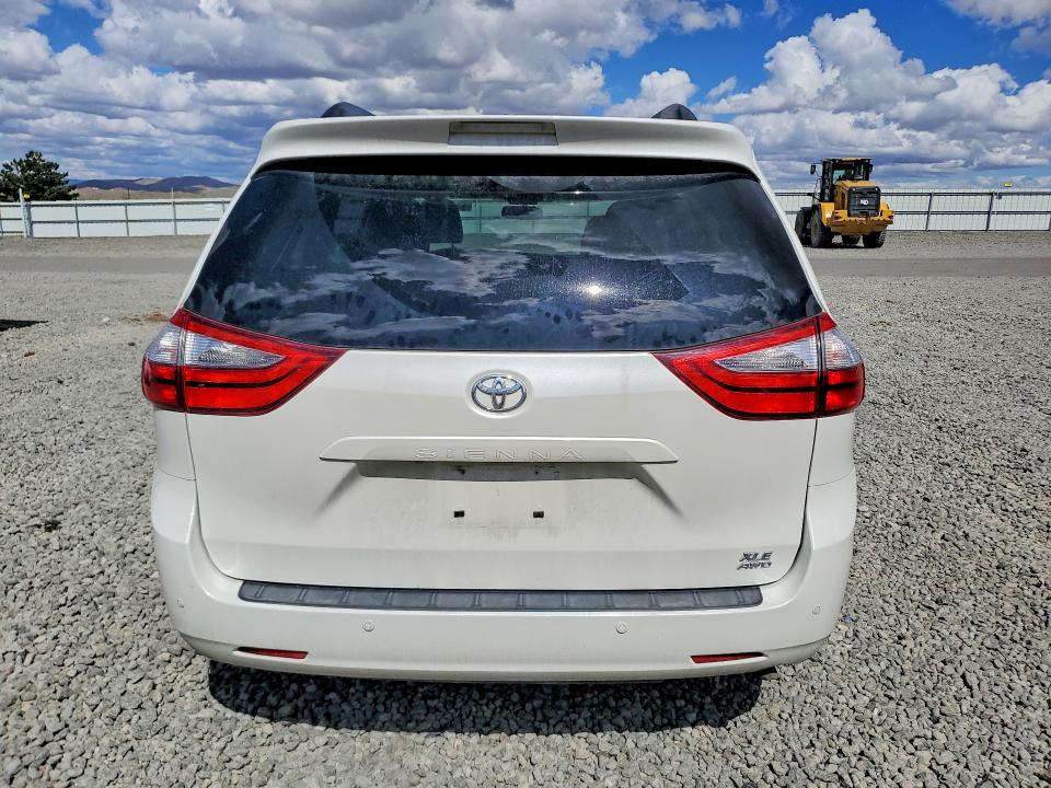Продажа на аукционе авто 2017 Toyota Sienna, vin: 5TDDZ3DC2HS183102, номер лота: 85967625