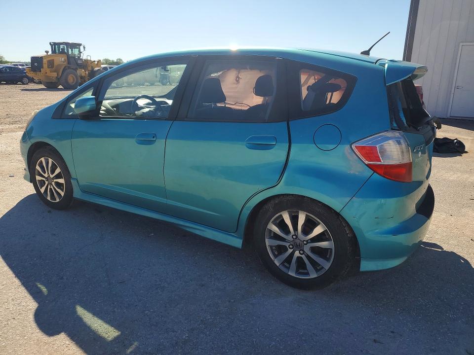 57313366 :رقم المزاد ، JHMGE8H50DC023523 vin ، 2013 Honda Fit مزاد بيع
