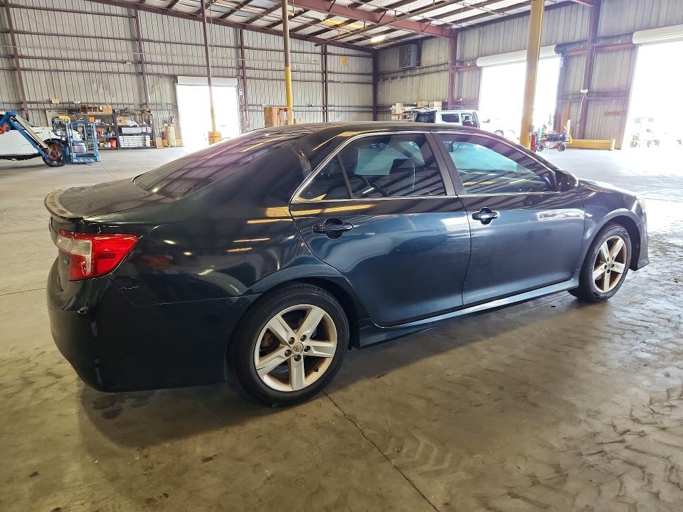 58812696 :رقم المزاد ، 4T1BF1FK5EU452849 vin ، 2014 Toyota Camry مزاد بيع