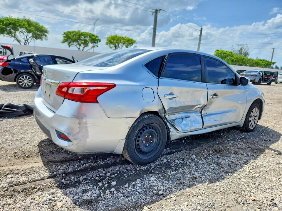 Продажа на аукционе авто 2017 Nissan Sentra, vin: 3N1AB7AP9HY220356, номер лота: 55218766
