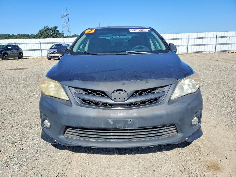 55751576 :رقم المزاد ، 2T1BU4EE5BC734599 vin ، 2011 Toyota Corolla مزاد بيع