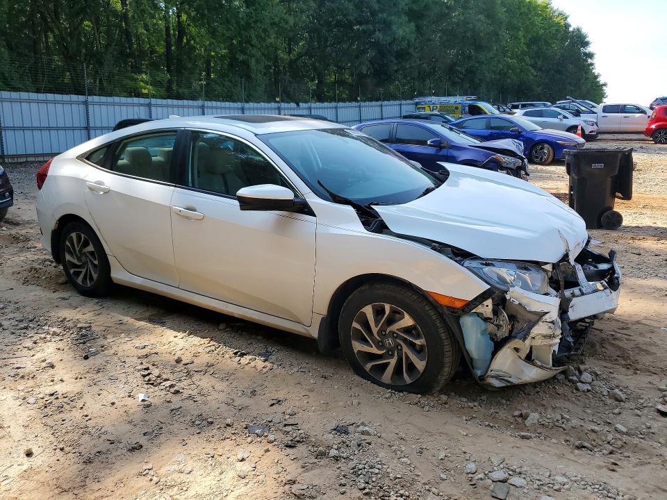 58992676 :رقم المزاد ، 19XFC2F77JE039792 vin ، 2018 Honda Civic مزاد بيع