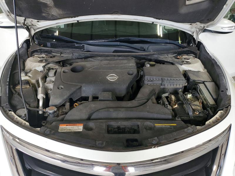 2015 Nissan Altima მანქანა იყიდება აუქციონზე, vin: 1N4AL3AP3FN300433, აუქციონის ნომერი: 58331396
