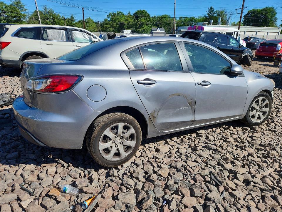 2011 Mazda 3 მანქანა იყიდება აუქციონზე, vin: JM1BL1UG5B1397537, აუქციონის ნომერი: 55675966