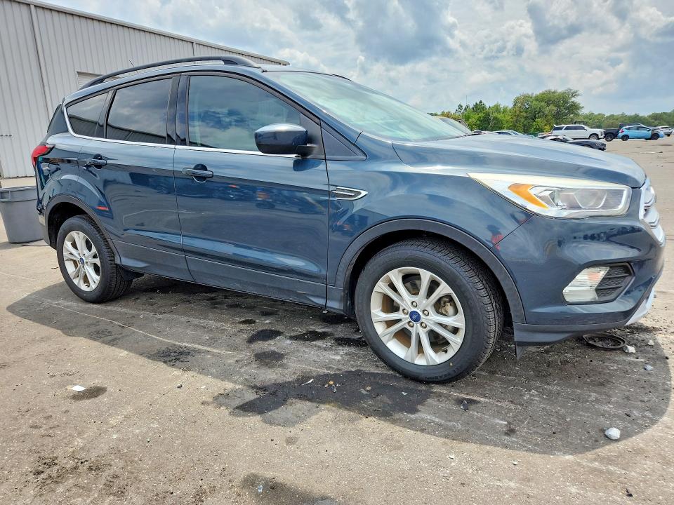 55837806 :رقم المزاد ، 1FMCU0HD5KUA90004 vin ، 2019 Ford Escape مزاد بيع