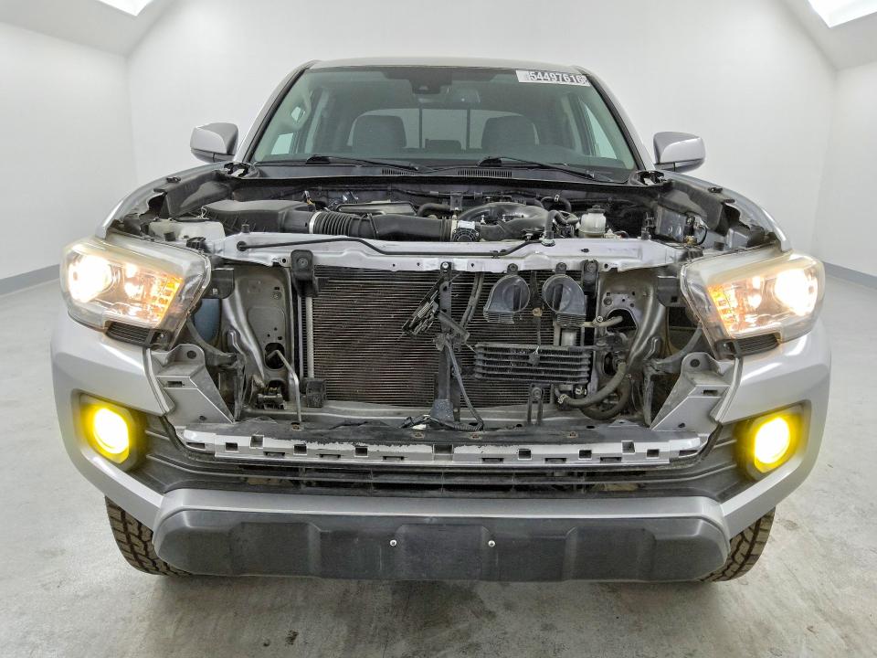 54497616 :رقم المزاد ، 3TMAZ5CN3JM069925 vin ، 2018 Toyota Tacoma مزاد بيع