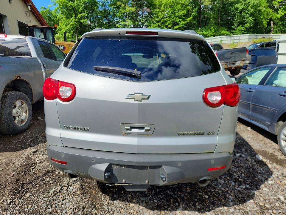 2010 Chevrolet Traverse მანქანა იყიდება აუქციონზე, vin: 1GNLRHED0AS116342, აუქციონის ნომერი: 57061136
