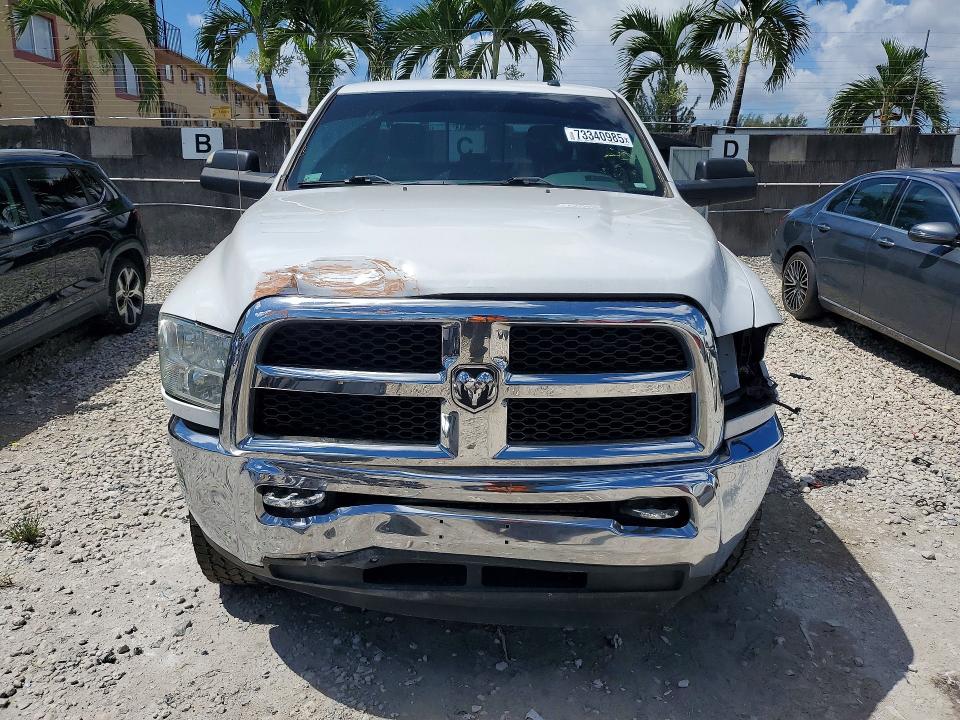 73340985 :رقم المزاد ، 3C6UR5DLXJG398282 vin ، 2018 Ram 2500 مزاد بيع