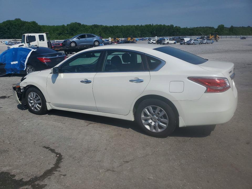 2015 Nissan Altima მანქანა იყიდება აუქციონზე, vin: 1N4AL3AP3FC114595, აუქციონის ნომერი: 57382936