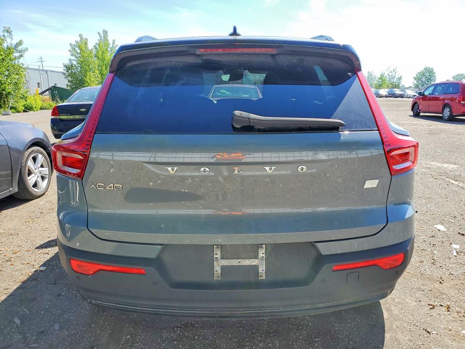 56533776 :رقم المزاد ، YV4ED3UM2P2948713 vin ، 2023 Volvo Xc40 مزاد بيع