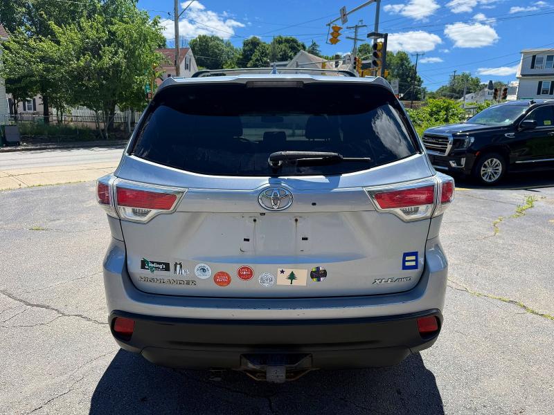 57941246 :رقم المزاد ، 5TDJKRFH3FS075698 vin ، 2015 Toyota Highlander مزاد بيع