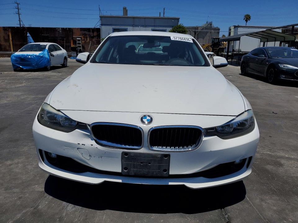 57766836 :رقم المزاد ، WBA3B1G55FNT06683 vin ، 2015 Bmw 320 مزاد بيع